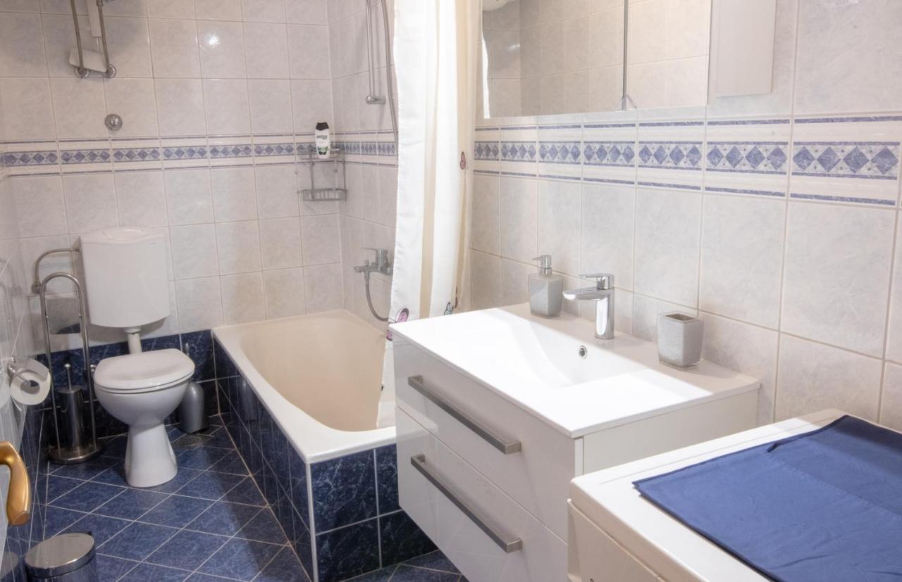 Apartment Dany - Free Beach Parking Makarska Exterior foto