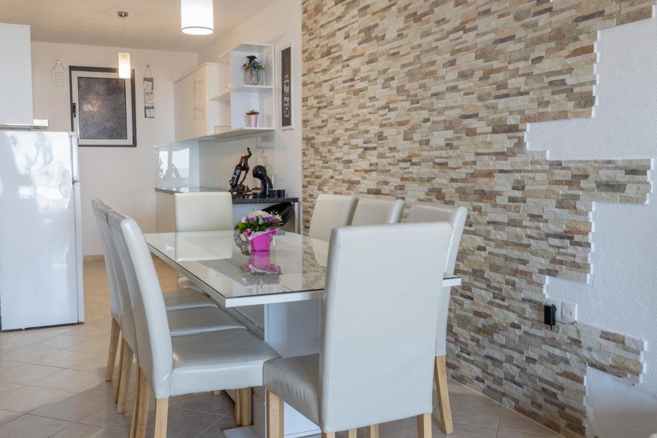 Apartment Dany - Free Beach Parking Makarska Exterior foto