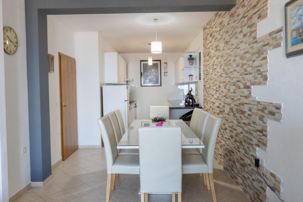 Apartment Dany - Free Beach Parking Makarska Exterior foto
